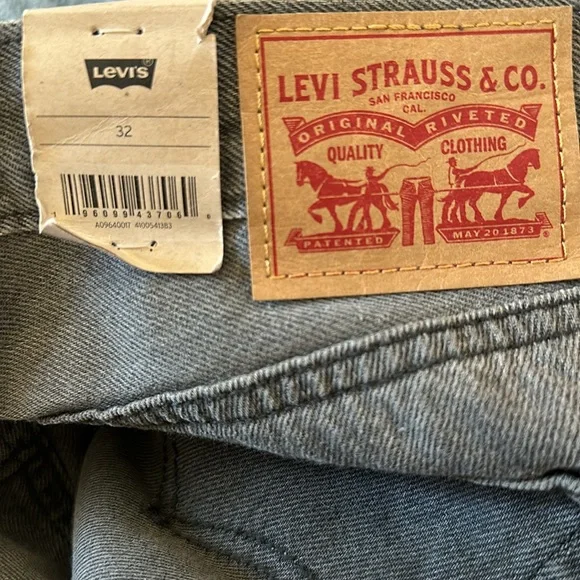 LEVIS - Picture 5 of 5
